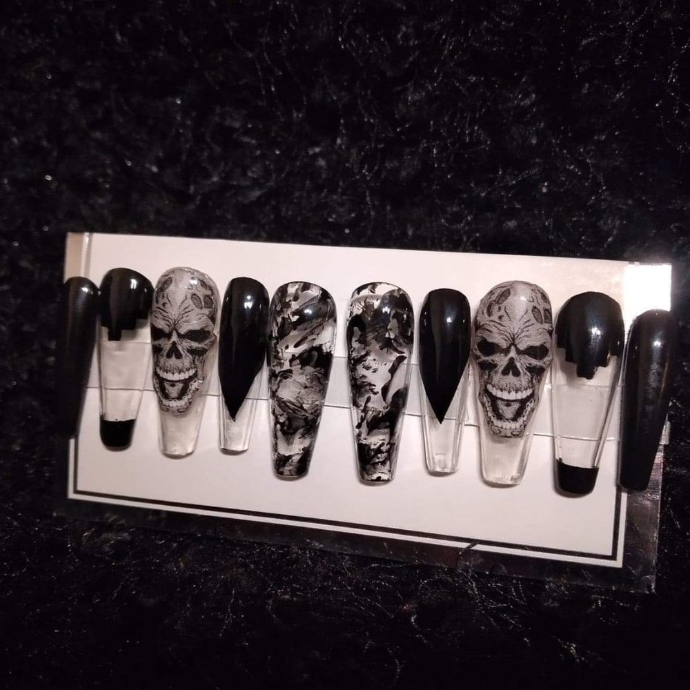 Clear n blk skull with smoke effect witchy gothic luxury nails  pPN09